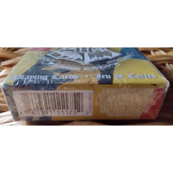 Harry Potter Playing Cards - Hogwarts House Themed - Picture 4 of 5